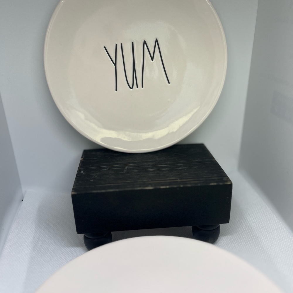 Rae Dunn set of 3 ceramic dessert/appetizer Plates with 'YUM' Text